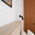 White * バレンシア
